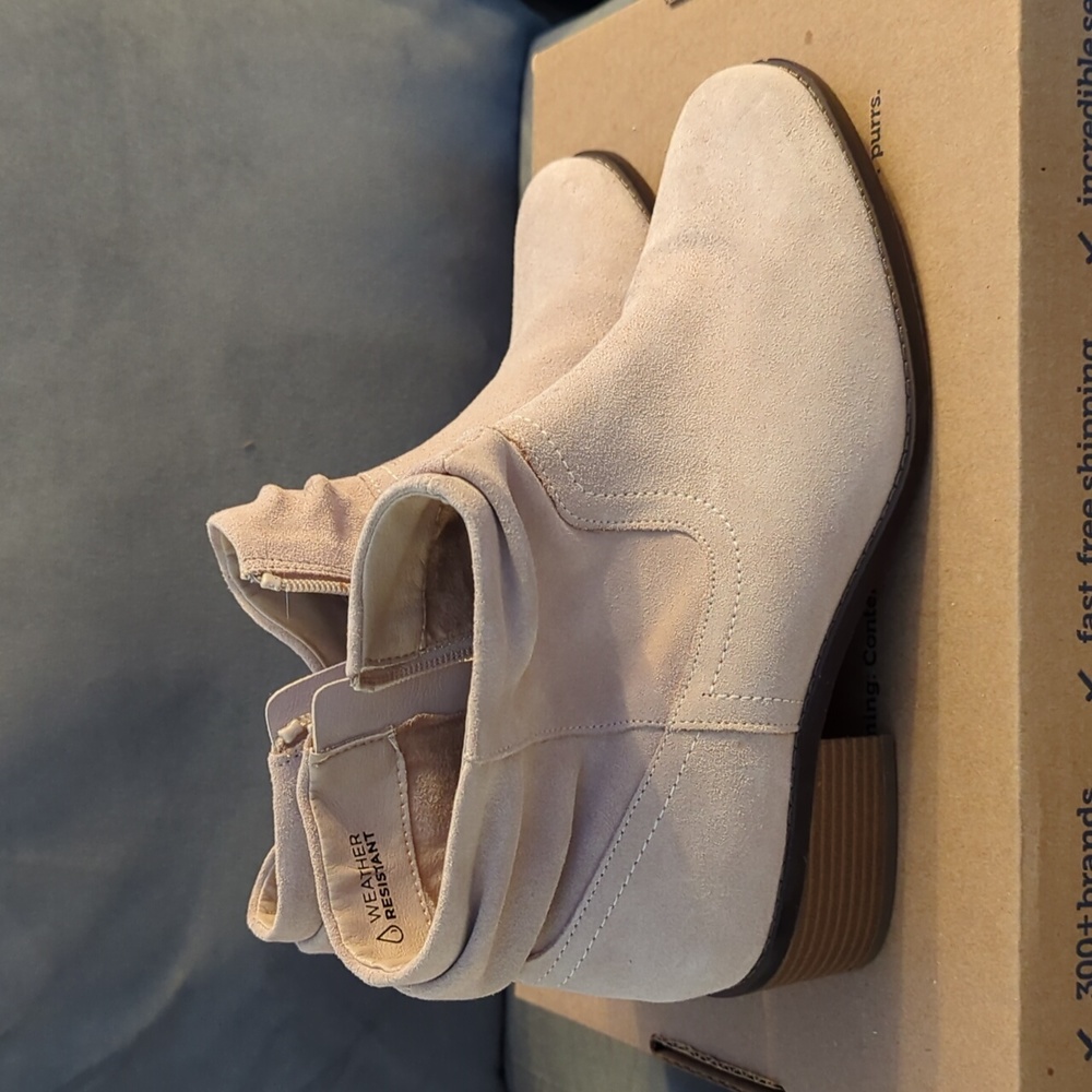 Vionic Kanela Bootie - Used like New - Size 9